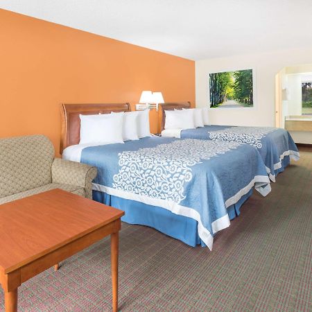 Days Inn By Wyndham Orangeburg South מראה חיצוני תמונה