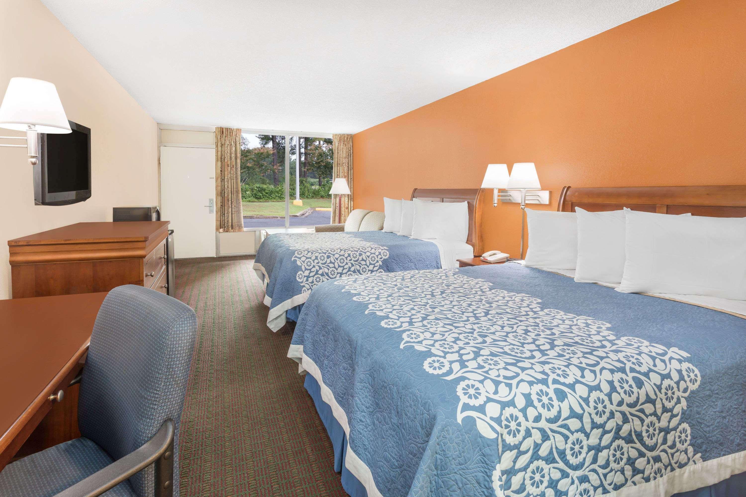 Days Inn By Wyndham Orangeburg South מראה חיצוני תמונה