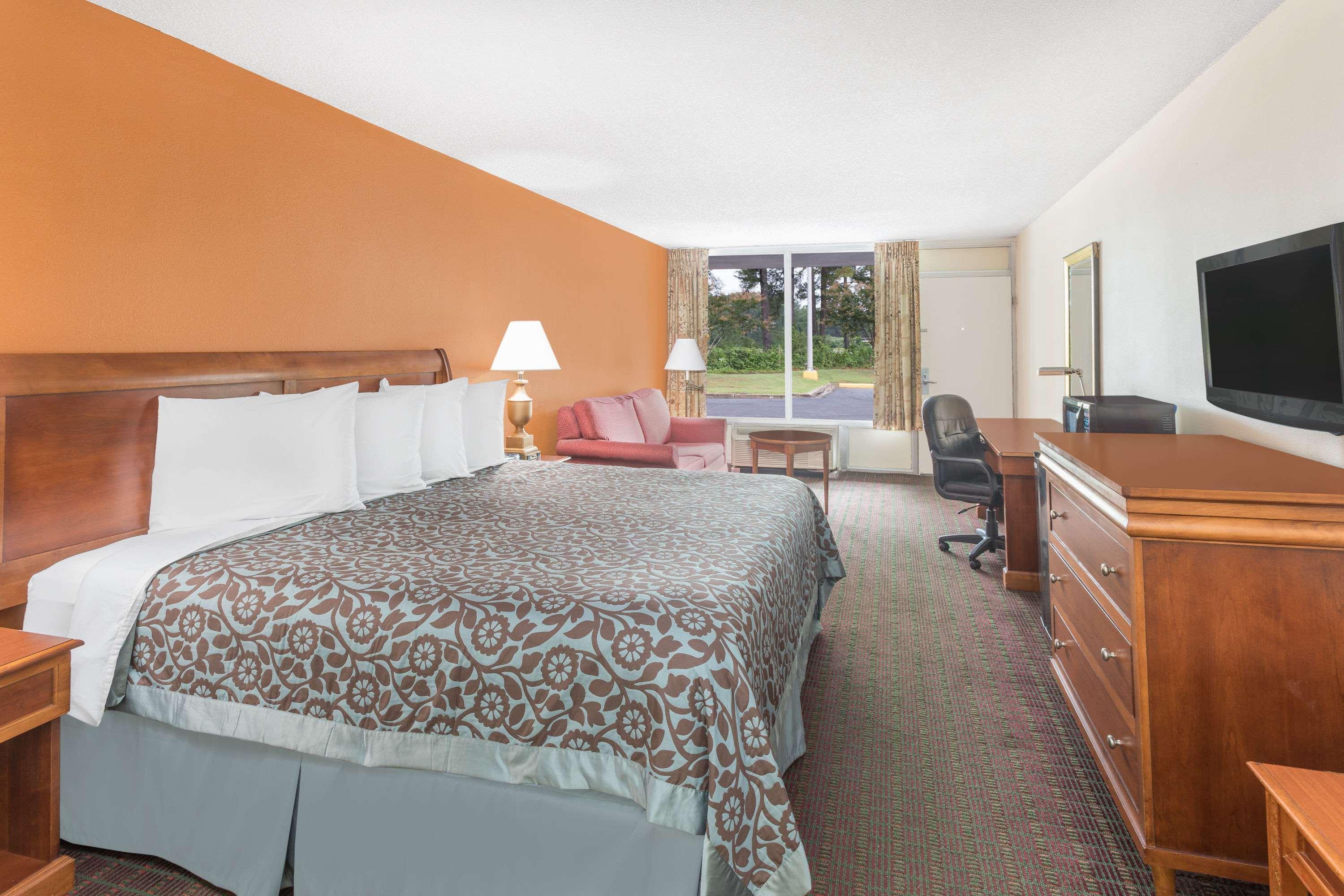 Days Inn By Wyndham Orangeburg South מראה חיצוני תמונה