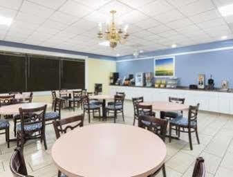 Days Inn By Wyndham Orangeburg South מראה חיצוני תמונה